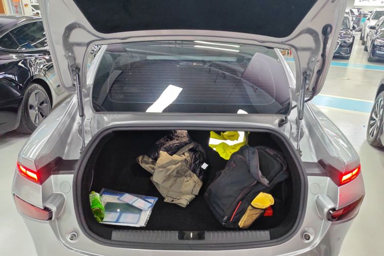 小鹏P7 2022款 670N+机舱底盘23