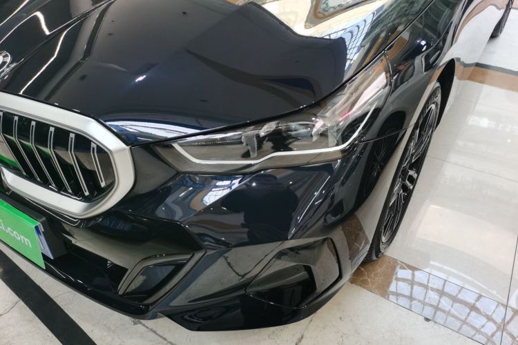 宝马5系 2025款 530Li 领先型 M运动套装局部细节36