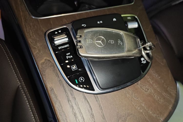 奔驰GLC 2022款 改款二 GLC 260 L 4MATIC 豪华型中控内饰11