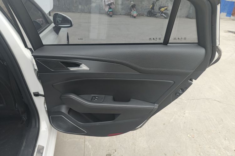 红旗H5 2022款 经典款 改款 1.8T 自动智联旗韵版中控内饰45