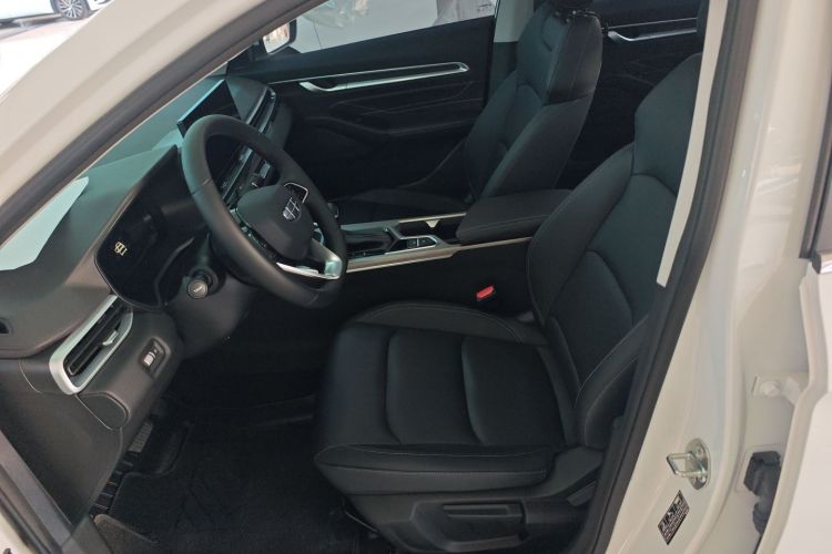 吉利汽车 帝豪 2025款 第4代 1.5L CVT尊贵型中控内饰19