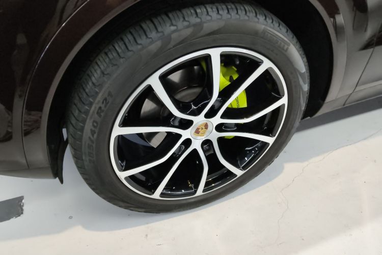 保时捷 Cayenne新能源 2022款 Cayenne E-Hybrid 2.0T 铂金版车身外观6006