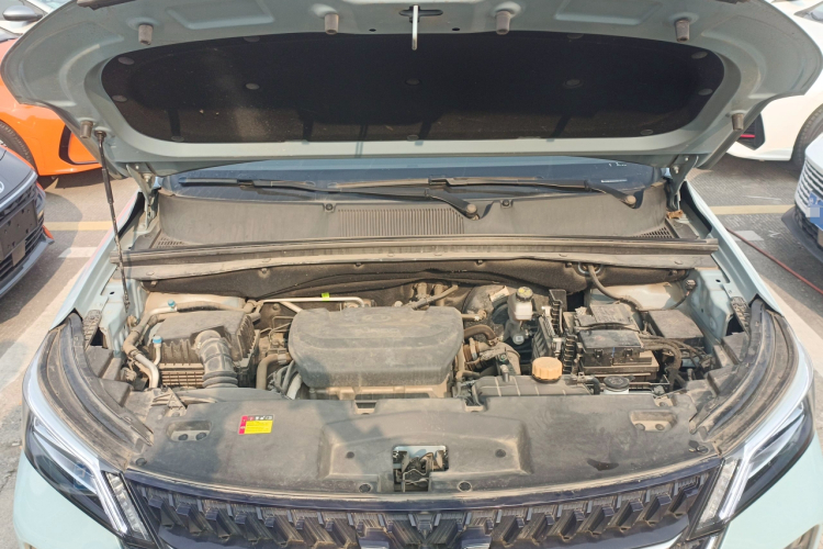 五菱汽车 五菱星辰 2021款 1.5T CVT星辉版机舱底盘24