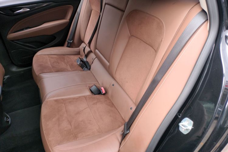 别克 君威 2022款 552T 智享型中控内饰21