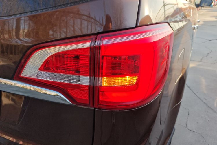 宝骏730 2016款 1.8L iAMT豪华型 7座车身外观6006