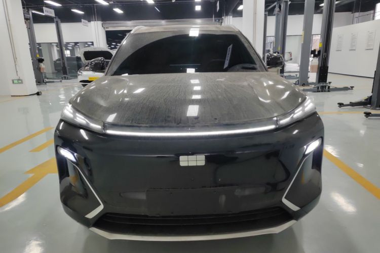 吉利银河 银河星舰7 EM-i 2025款 120km 启航+版车身外观2