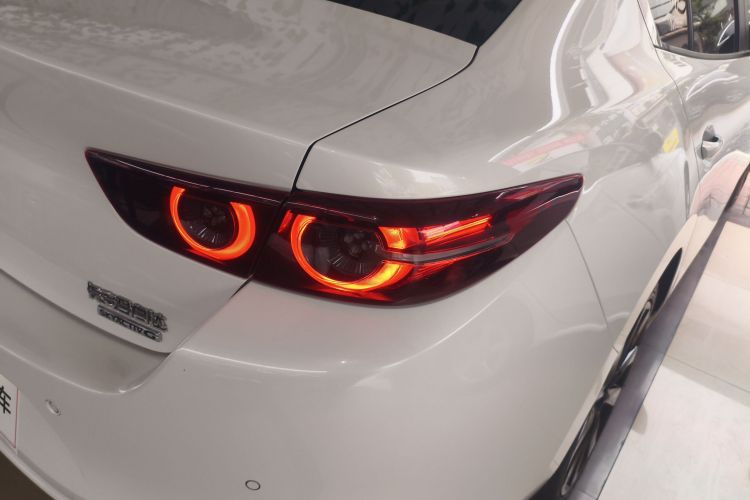 马自达3 昂克赛拉 2023款 2.0L 自动质耀版车身外观9