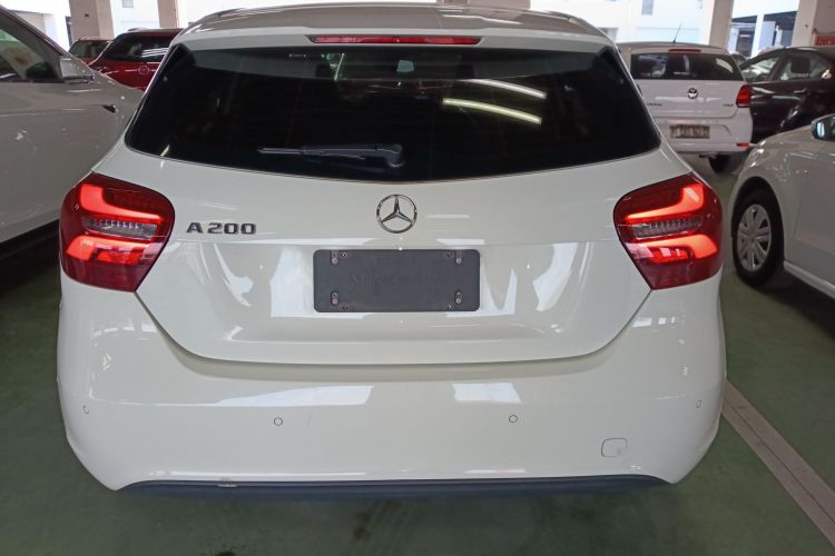 奔驰A级(进口) 2018款 A 200 动感型车身外观6004