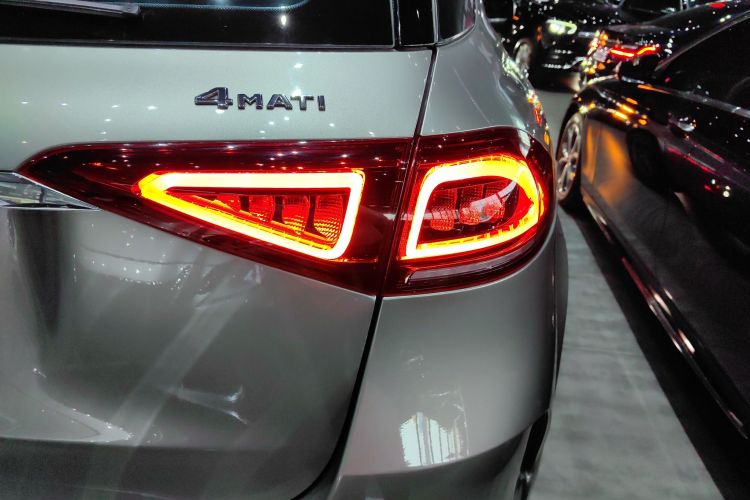 奔驰GLE 2020款 GLE 450 4MATIC 时尚型车身外观9