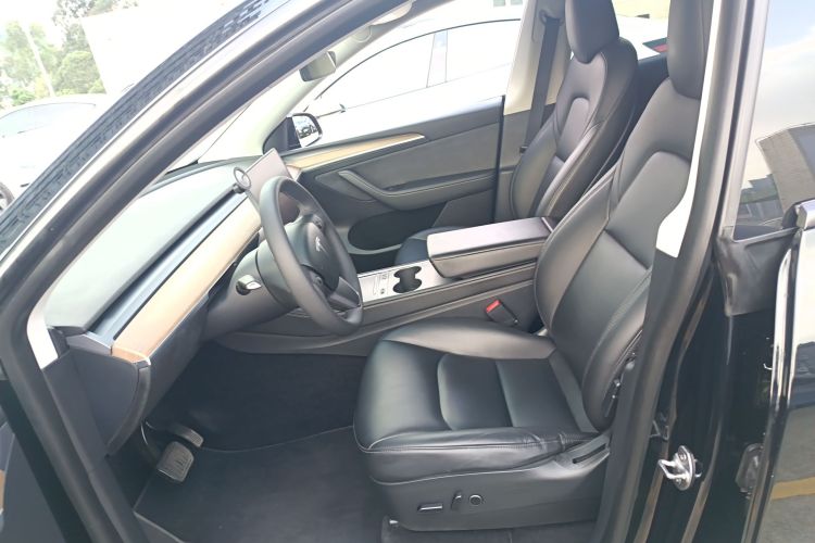 特斯拉 Model Y 2021款 长续航全轮驱动版 3D7中控内饰19