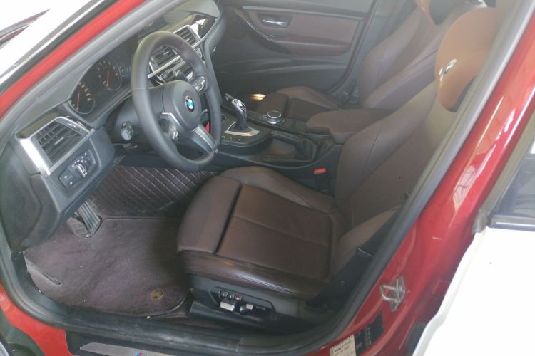 宝马3系 2018款 320Li 领先型M运动套装中控内饰19