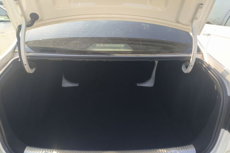 大众 朗逸 2015款 1.6L 自动舒适版机舱底盘23