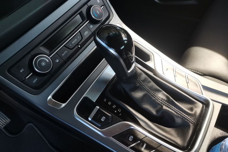 吉利汽车 帝豪 2019款 领军版 1.5L CVT向上互联型 国VI中控内饰18