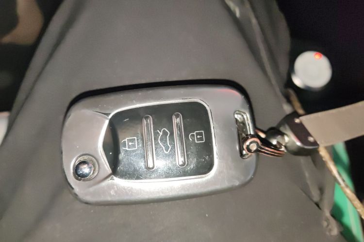 五菱汽车 宏光MINIEV 2024款 第三代 215km 青春版中控内饰11