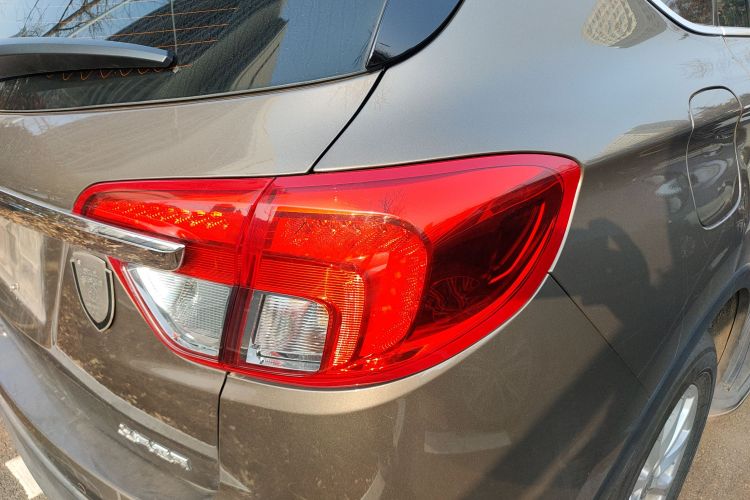 别克 昂科威 2017款 20T 两驱精英型车身外观9