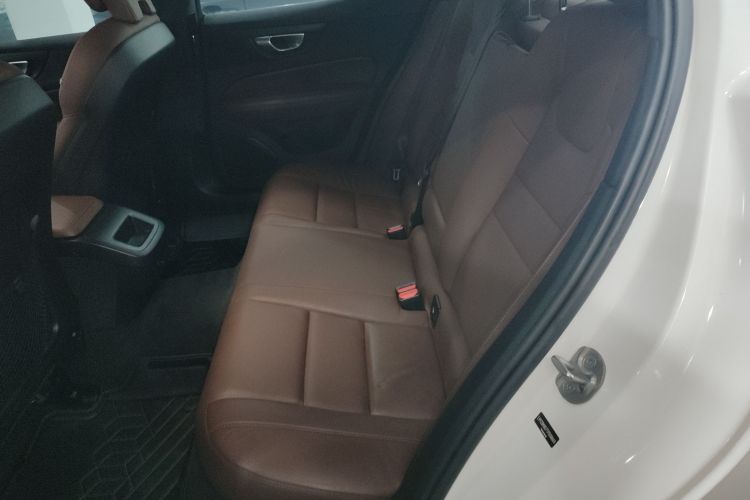 沃尔沃S60 2025款 B4 智逸豪华版中控内饰7004