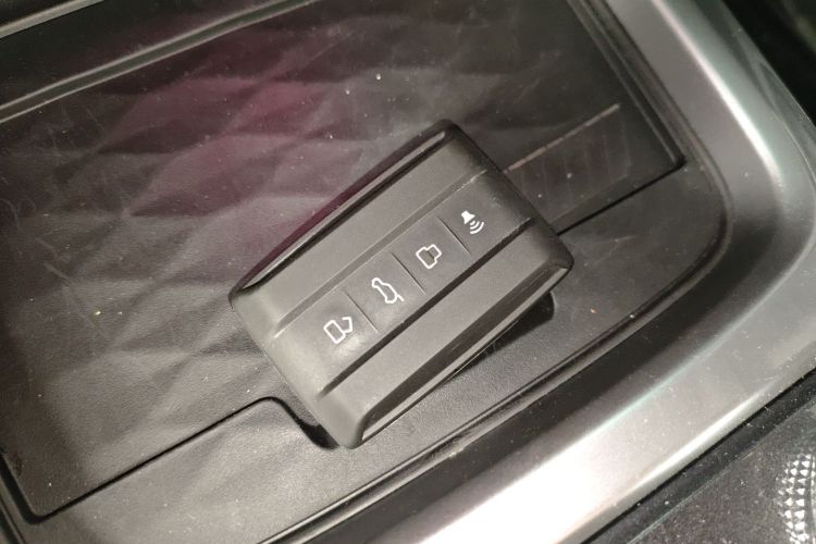 坦克300 2021款 越野版 2.0T 征服者中控内饰11