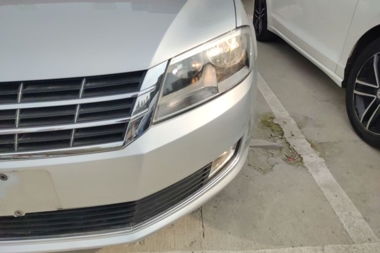 大众 朗逸 2013款 改款经典 1.6L 自动舒适版车身外观36