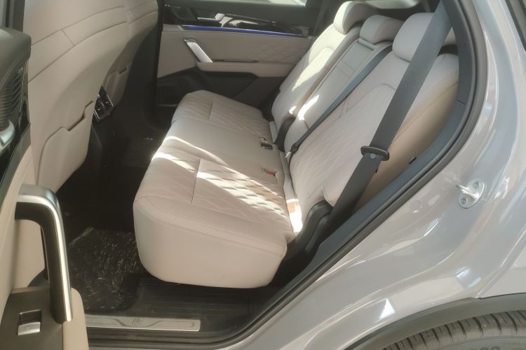 比亚迪 唐新能源 2025款 DM-i 115KM 旗舰型中控内饰7004