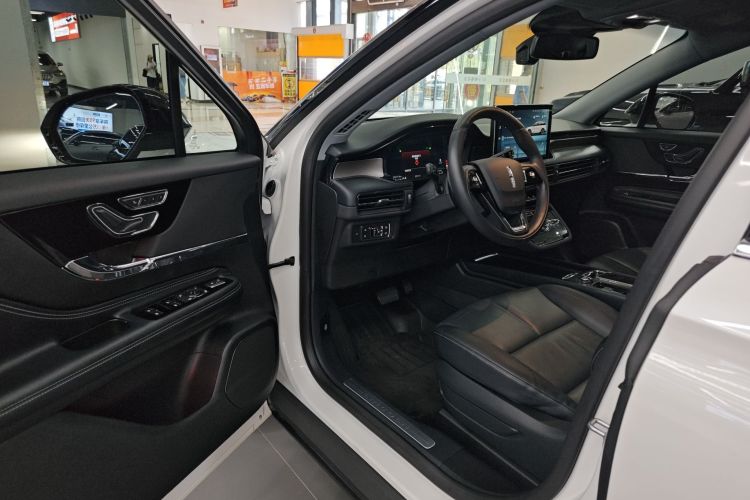 林肯 冒险家 2022款 2.0T 两驱尊雅版中控内饰20