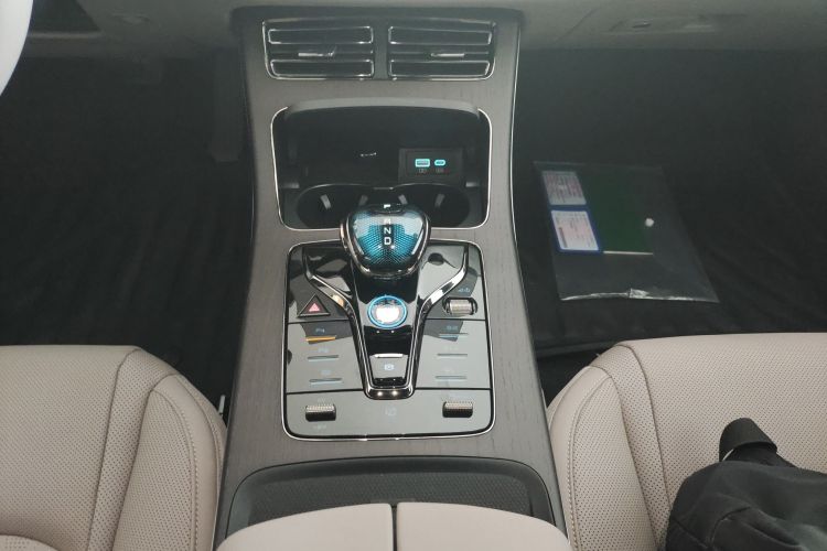 比亚迪 汉 2025款 DM-i 125KM激光雷达智驾型中控内饰18