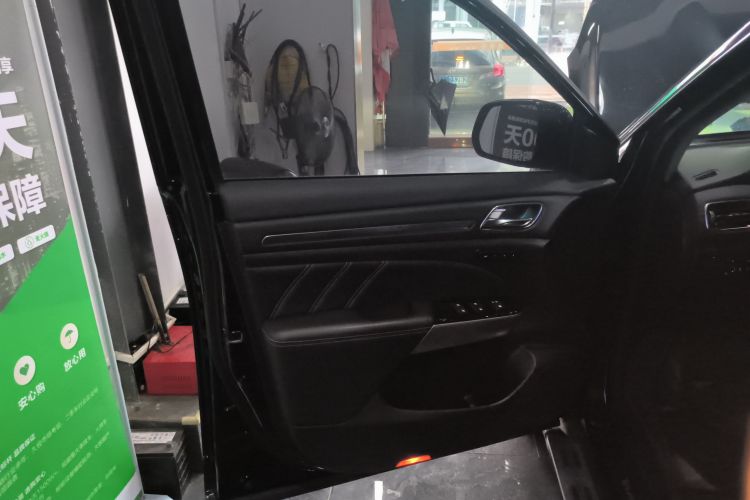 广汽传祺 传祺GS8 2021款 390T 两驱暗夜骑士版中控内饰7007