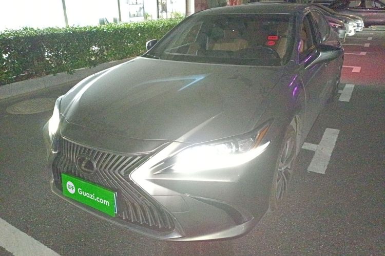 雷克萨斯ES 2020款 200 卓越版车身外观1