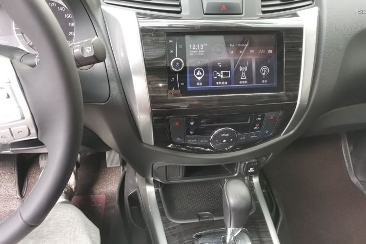 日产 途达 2018款 2.5L 自动两驱智享版中控内饰16