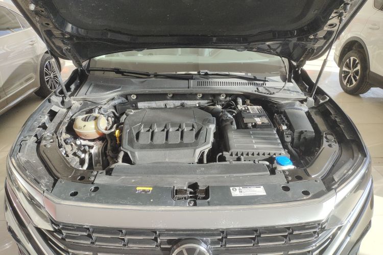 大众 帕萨特 2022款 330TSI 精英版 定制版机舱底盘24