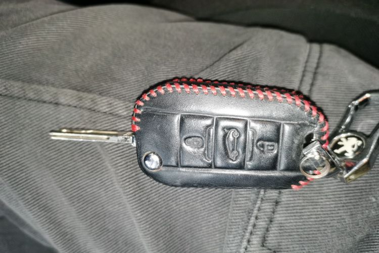 标致3008 2016款 2.0L 自动经典版中控内饰7001