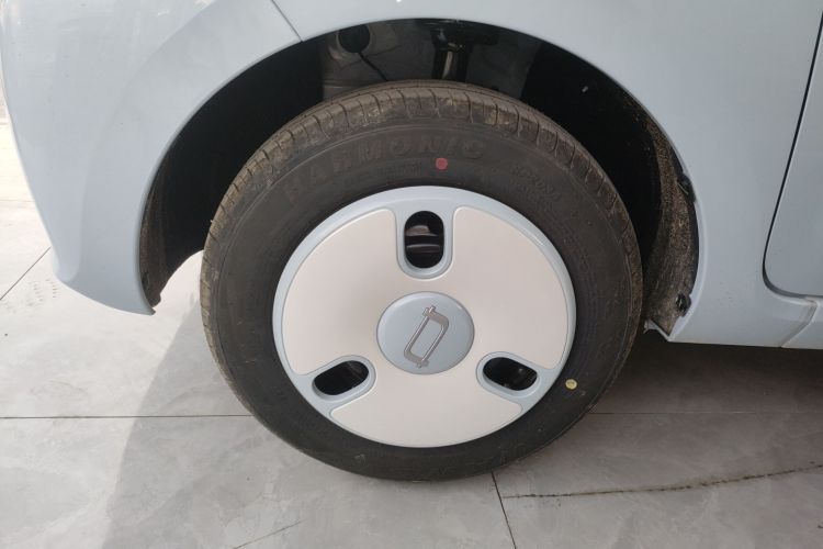 奔腾小马 2026款 222km 闪耀马车身外观6007