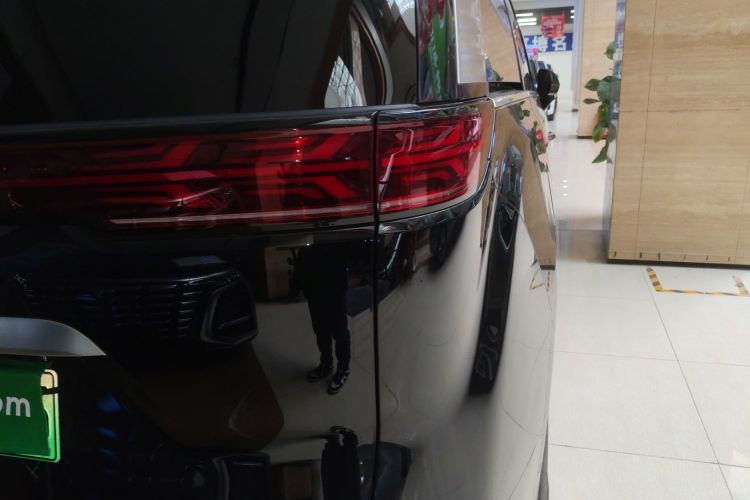 腾势D9 2024款 DM-i 980 四驱旗舰型车身外观9