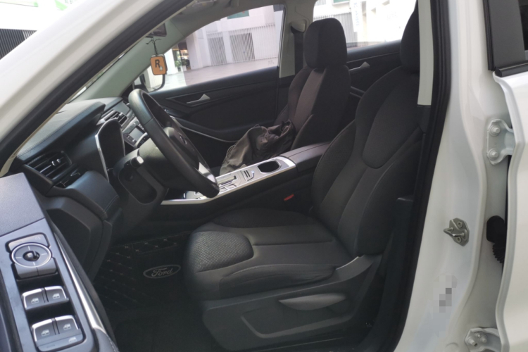 福特 领界 2019款 EcoBoost 145 CVT精领型 国VI局部细节19