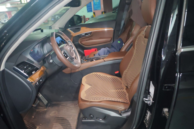 沃尔沃XC90 2018款 T6 智逸版 5座中控内饰19