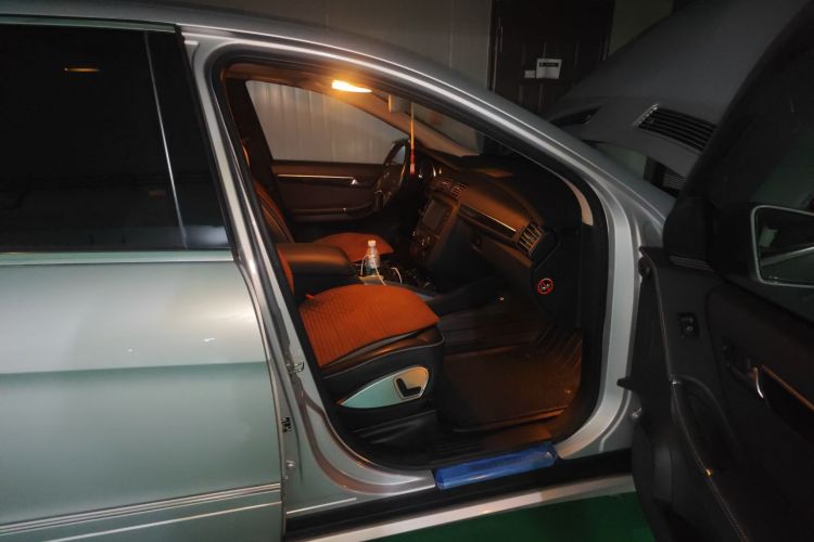 奔驰R级 2017款 R 320 4MATIC 商务型臻藏版局部细节9005