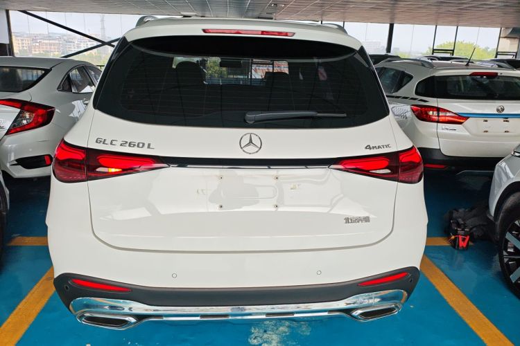 奔驰GLC 2023款 GLC 260 L 4MATIC 豪华型 7座车身外观6