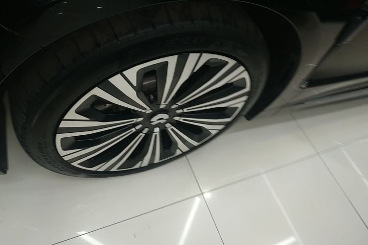 蔚来ET9 2025款 102kWh 签名版车身外观6007