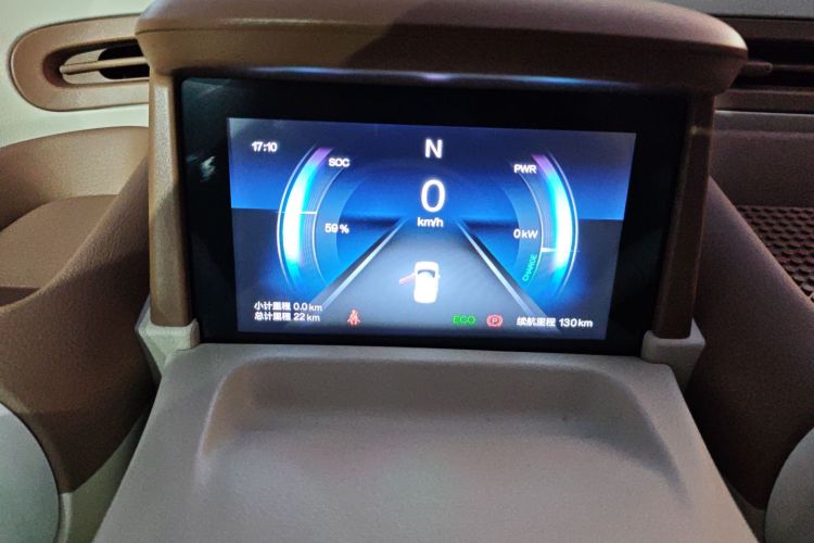 奔腾小马 2026款 222km 炫彩马中控内饰14