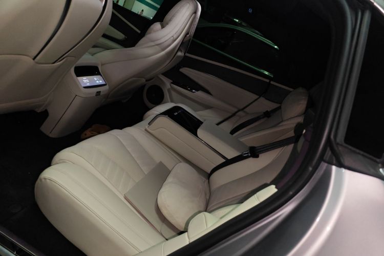 仰望U7 2025款 EV 五座豪华版中控内饰21