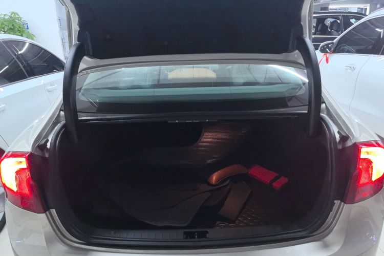 沃尔沃S60 2019款 S60L T5 智远版机舱底盘23