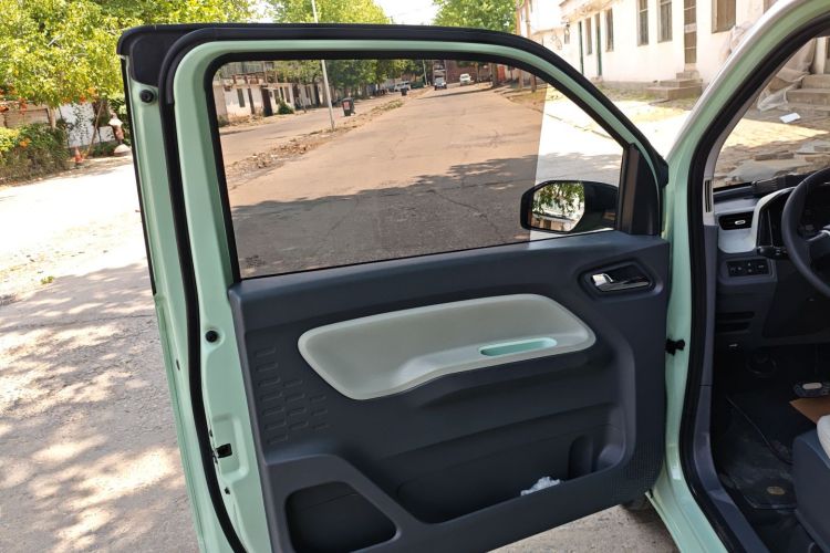 五菱汽车 宏光MINIEV 2022款 马卡龙臻享款 磷酸铁锂中控内饰7007