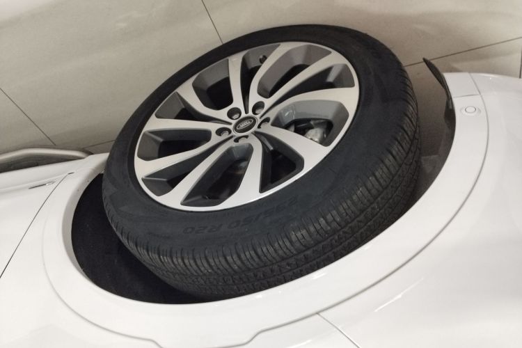 路虎 发现运动版 2020款 249PS R-Dynamic 性能科技版 7座车身外观35