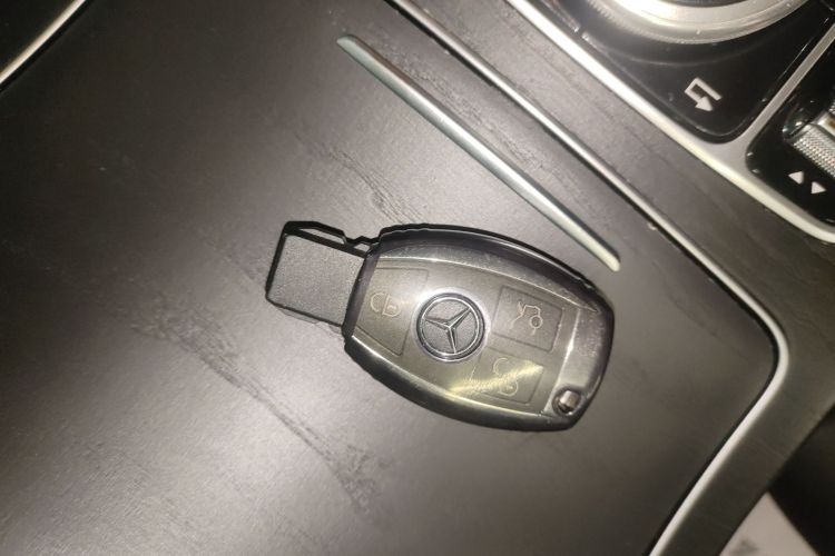 奔驰C级 2018款 C 200 L 运动版中控内饰11