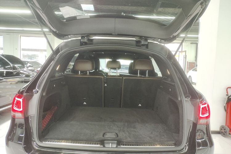 奔驰GLC 2020款 改款 GLC 260 L 4MATIC 豪华型机舱底盘23