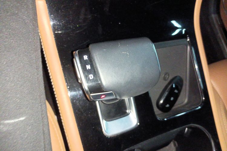 理想汽车 理想ONE 2021款 增程6座版中控内饰18