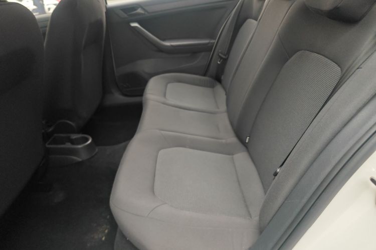 大众 捷达 2017款 1.4L 手动时尚型中控内饰21