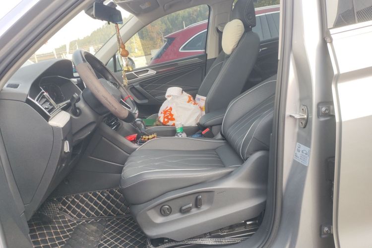 大众 途观L 2022款 330TSI 自动两驱智享版中控内饰19