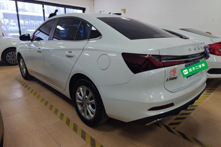 荣威i5 2023款 1.5L CVT豪华版车身外观4