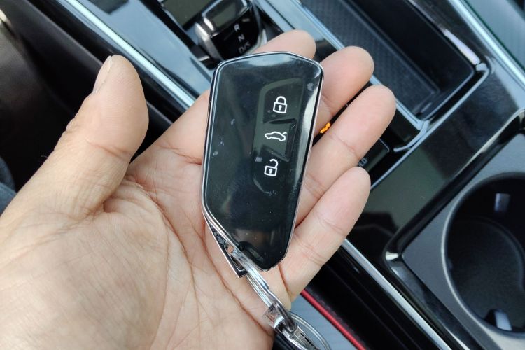 大众 2024款 凌渡L 280TSI DSG酷辣版中控内饰7001