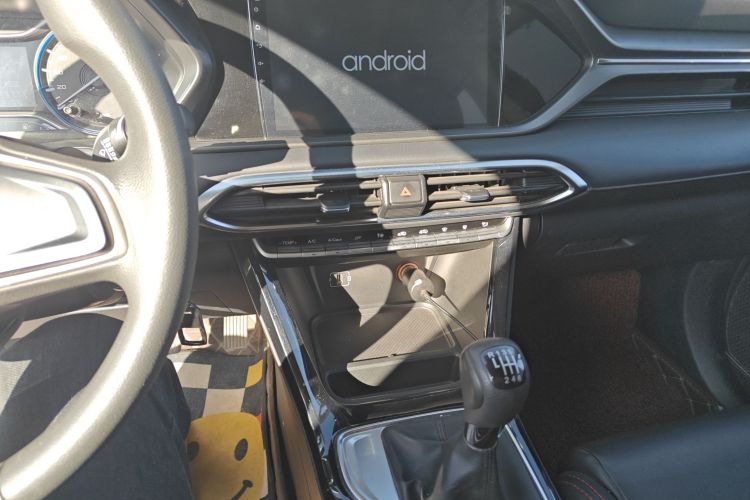 广汽传祺 传祺GS4 2021款 270T 手动舒适版中控内饰16